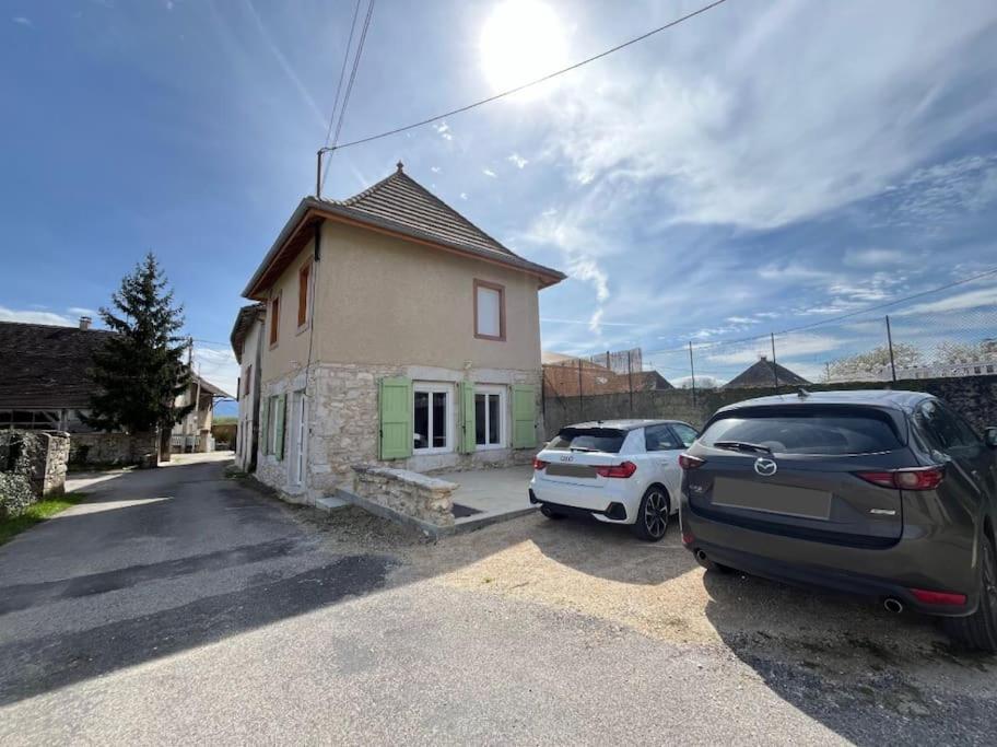 La Maison L'Oiseau Bleu Saint-Victor-de-Morestel المظهر الخارجي الصورة